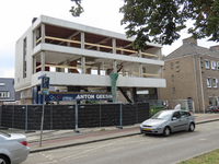 901968 Gezicht op de gestripte sportschool Anton Geesink, met bovenwoning (Anton Geesinkstraat 9) te Utrecht.N.B. Het ...